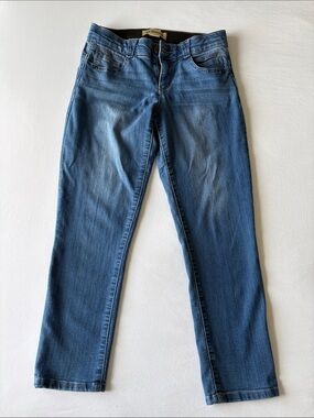 Democracy Light Blue Denim Jean Capri